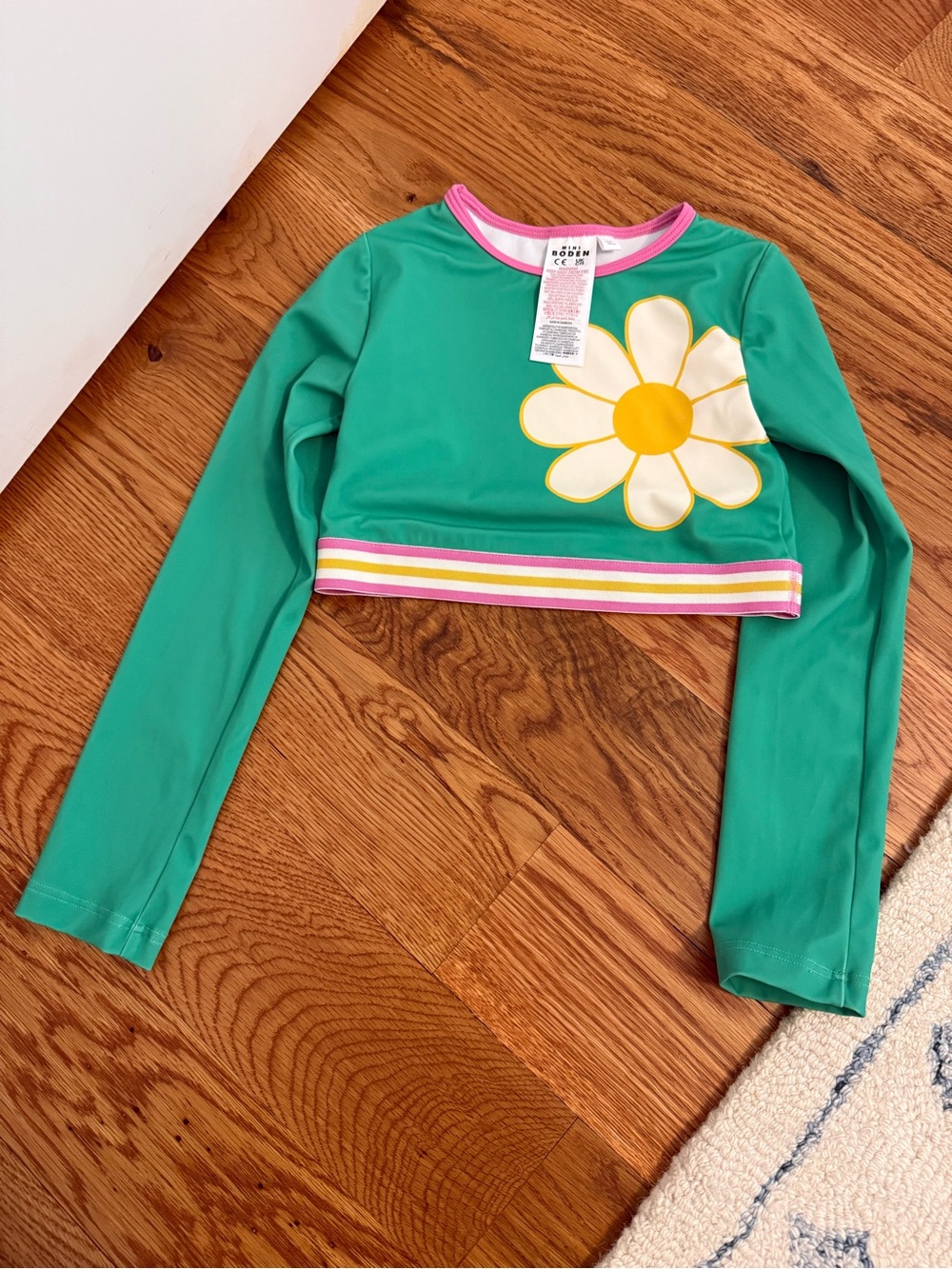 Mini Boden Crop Top Rash Guard Daisy size 6-7 Years